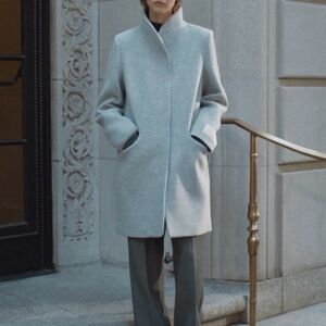 Aritzia Cocoon Coat. Light Gray Size XS